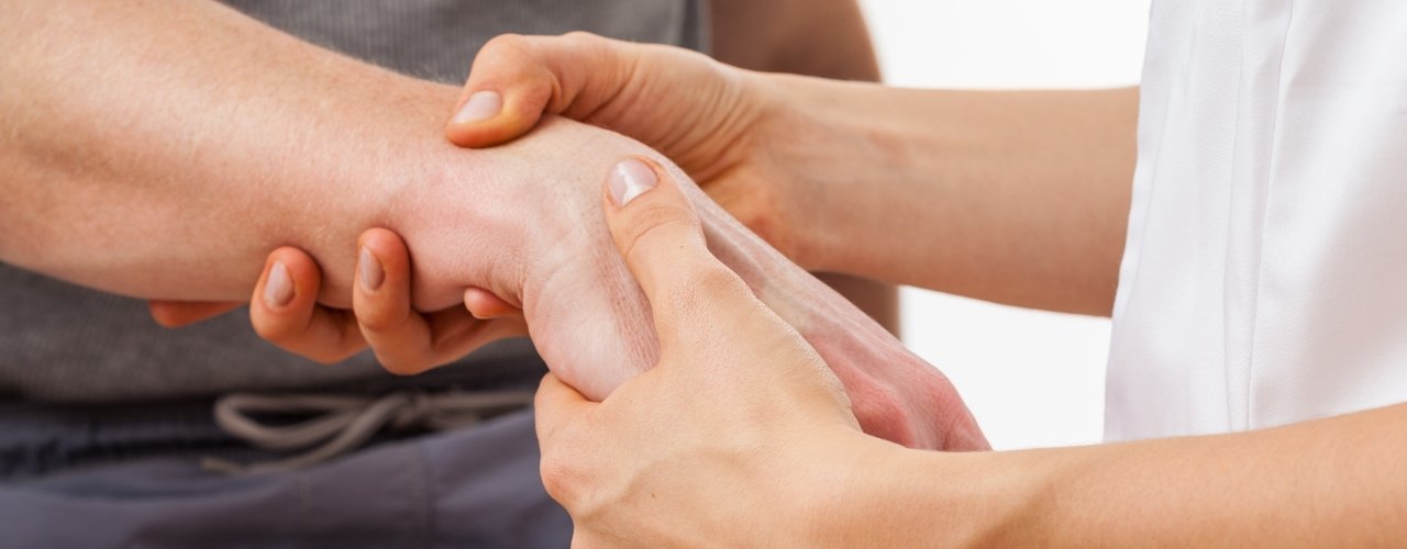 physical-therapy-clinic-hand-pain-relief-UNIQ-physical-therapy-warminster-pa